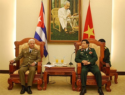 VNese Defence Minister: Vietnam’s military policy is of peace and self-defence - ảnh 1